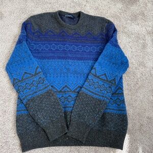Gap Lambswool blend fair isle crewneck sweater in a blue & gray geometric